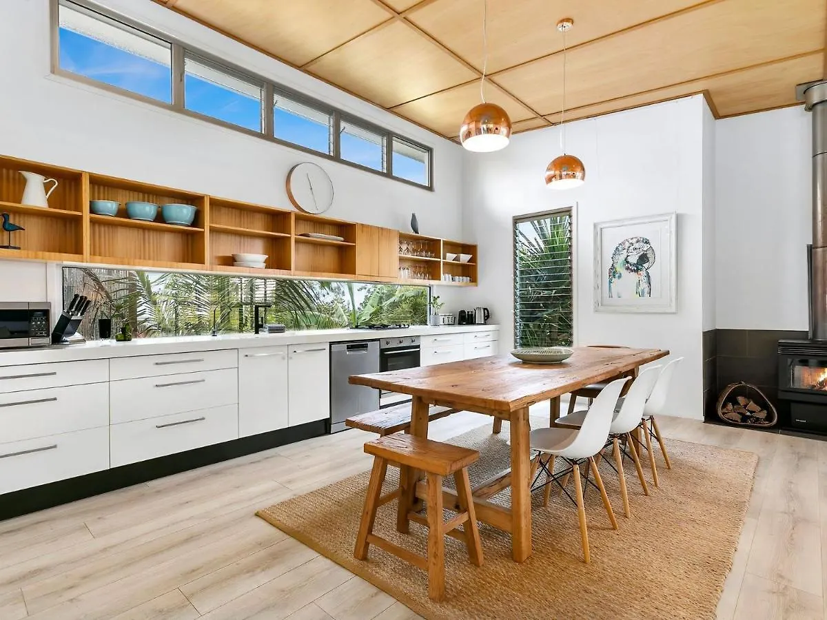 9 Nairana Rest Noosa Heads Villa